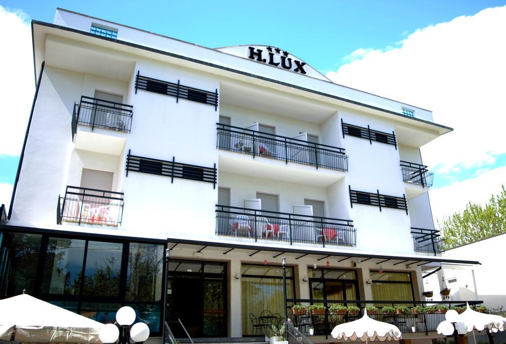 Hotel Lux Cesenatico Exterior photo